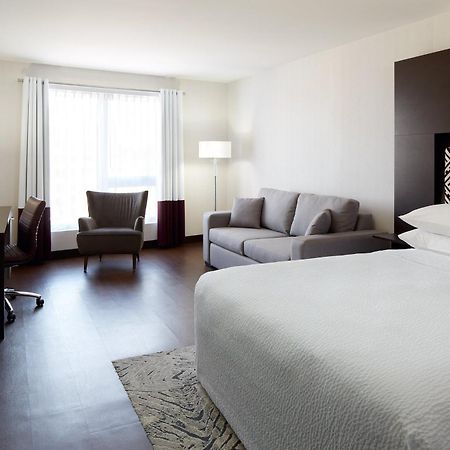 Four Points By Sheraton Levis Convention Centre Exteriör bild