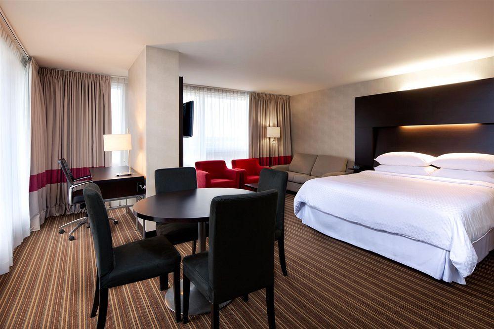 Four Points By Sheraton Levis Convention Centre Exteriör bild