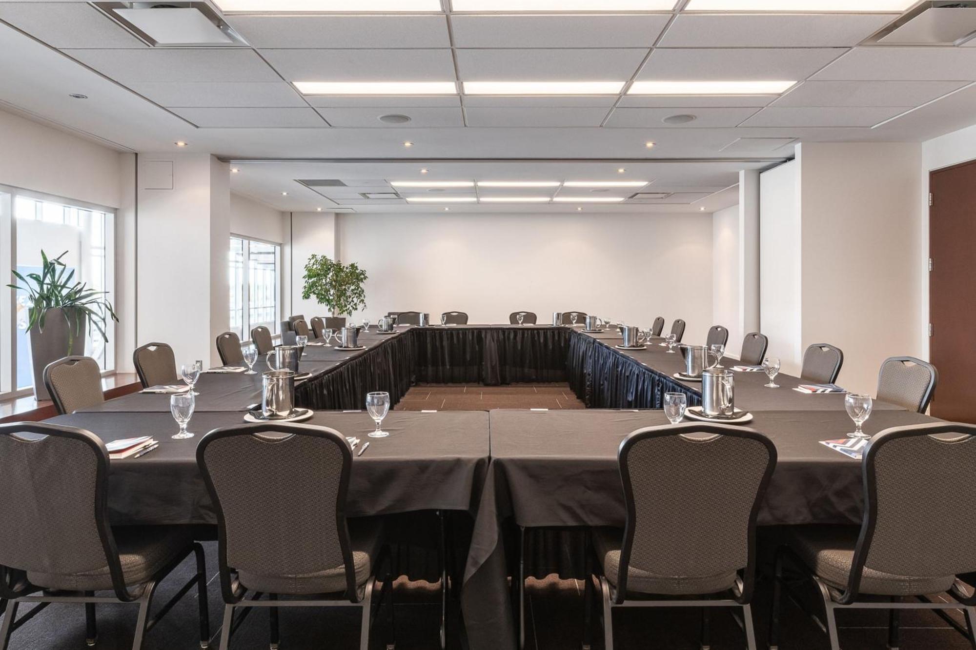 Four Points By Sheraton Levis Convention Centre Exteriör bild