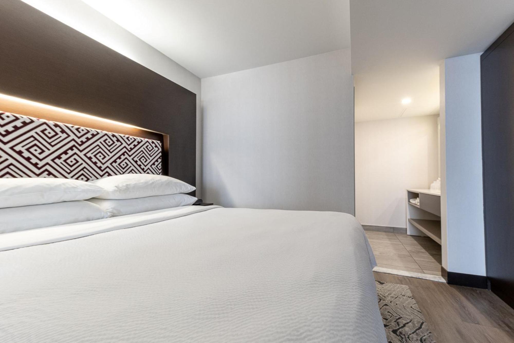Four Points By Sheraton Levis Convention Centre Exteriör bild