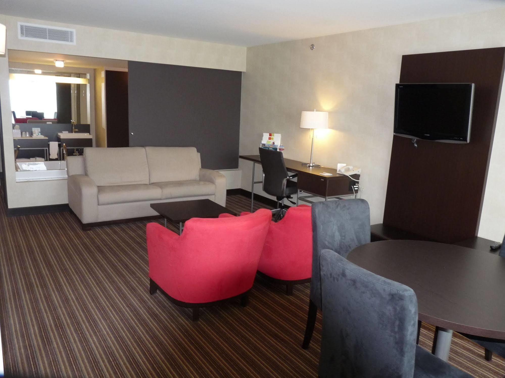 Four Points By Sheraton Levis Convention Centre Exteriör bild