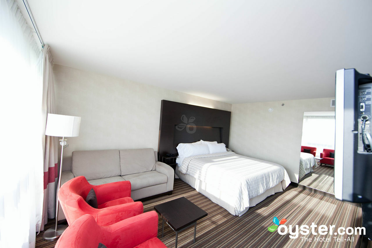 Four Points By Sheraton Levis Convention Centre Exteriör bild