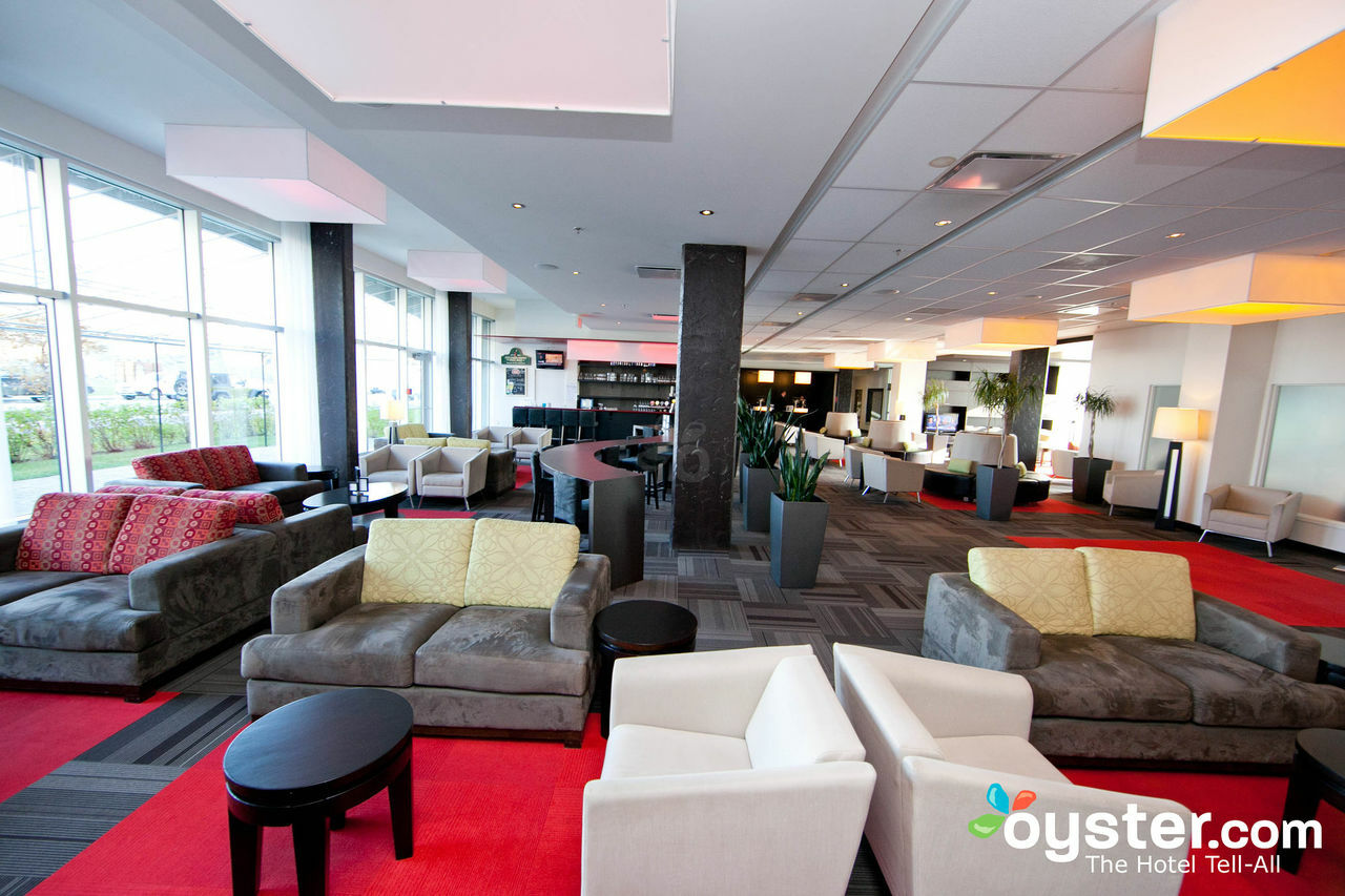 Four Points By Sheraton Levis Convention Centre Exteriör bild