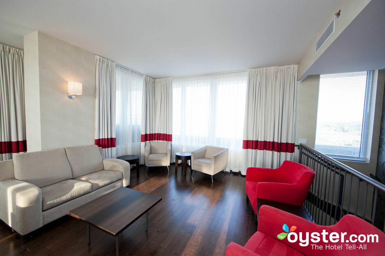 Four Points By Sheraton Levis Convention Centre Exteriör bild
