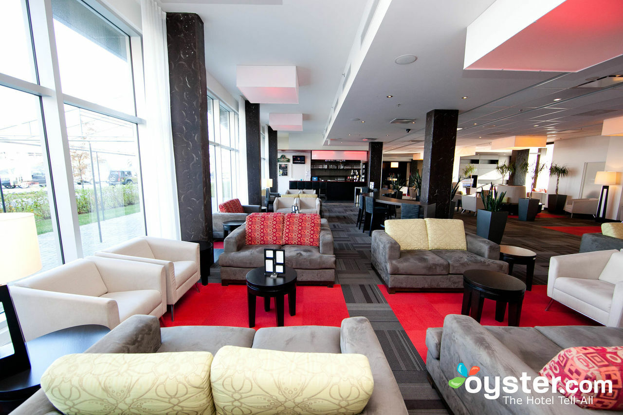 Four Points By Sheraton Levis Convention Centre Exteriör bild