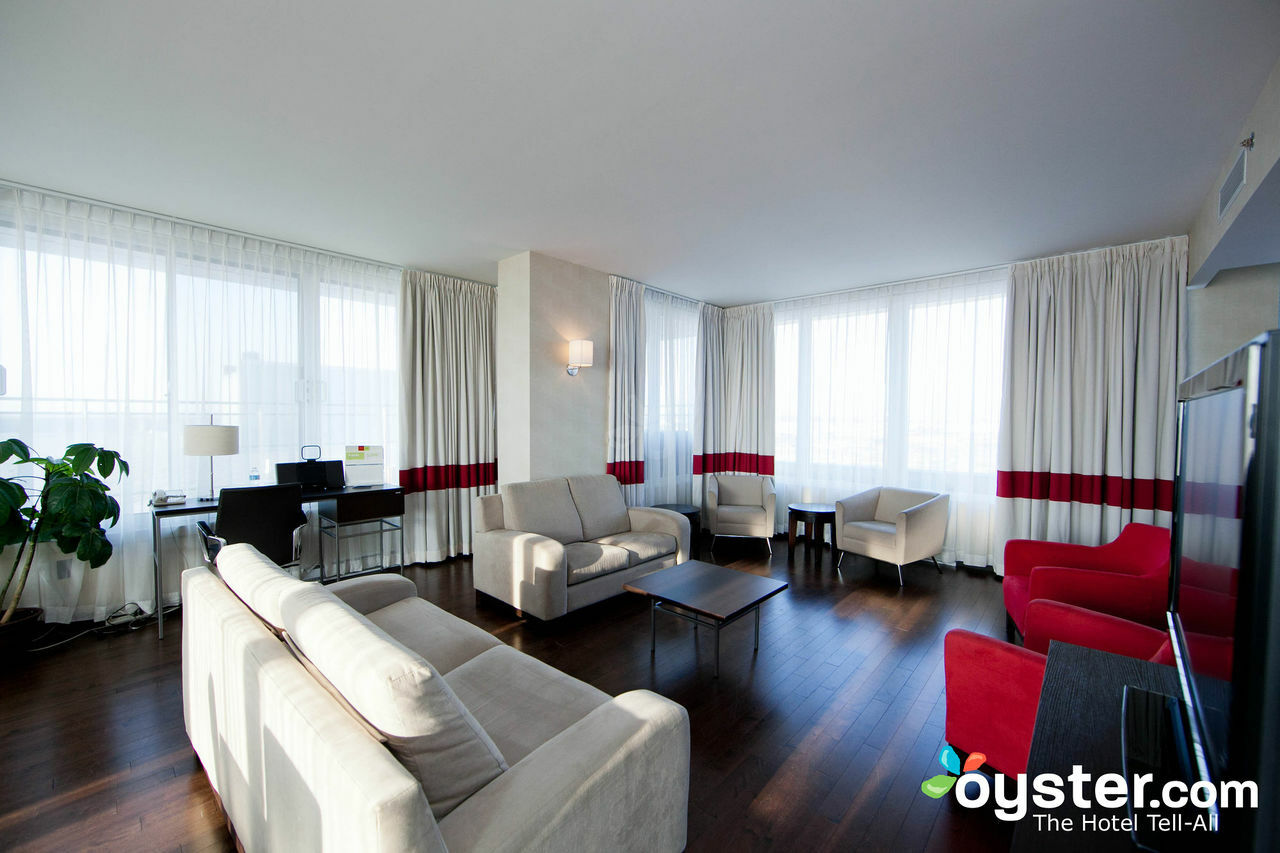 Four Points By Sheraton Levis Convention Centre Exteriör bild